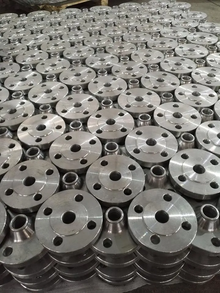 Manufacturer Price A105 304 Pipe Fitting RF/Rtj/FF ANSI/JIS/DIN/API 6A Cl150 ASME B16.5 Welding Forged Weld Neck Carbon Steel Stainless Steel Pipe Steel Flange